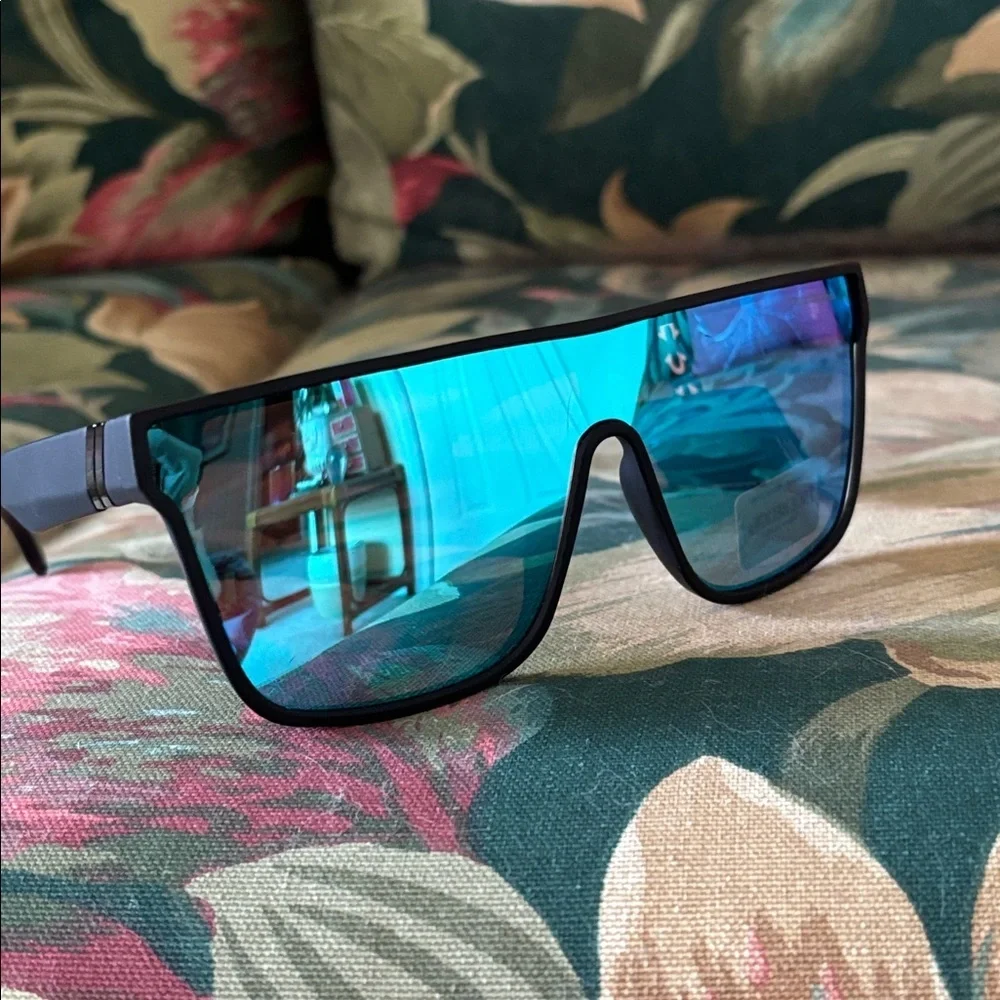 Brand New True Religion Mirrored Lens Black Frame Shield Aviator Sunglasses